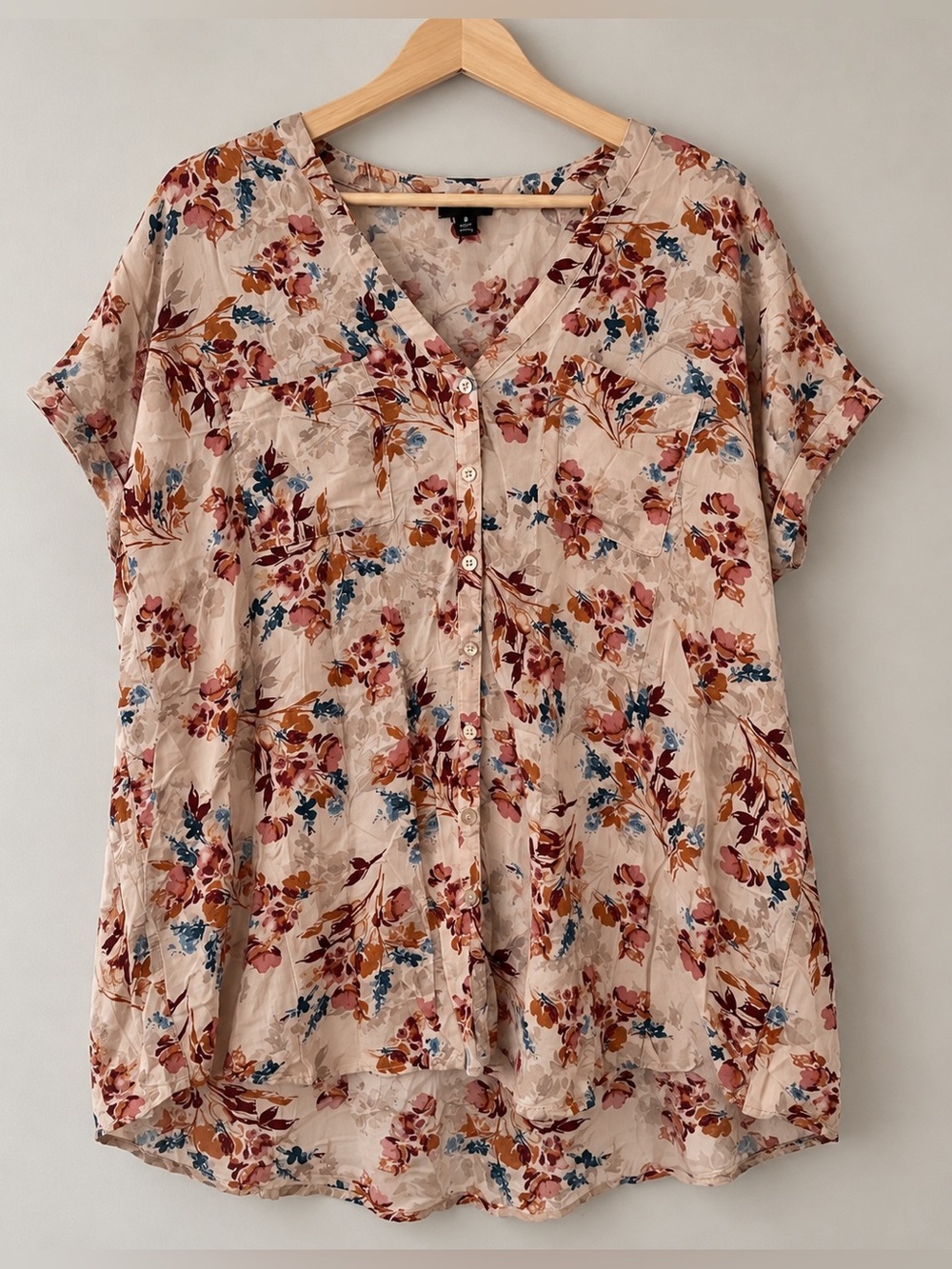 Torrid Taupe Floral Tunic Top Button Front Casual Work Office EUC 3 (22-24) 2373